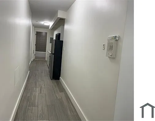 1215 Brook Ave #1 — Photo 4