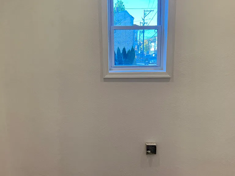 308 W Queen Ln #1 — Photo 10