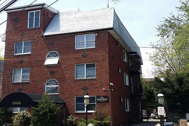 Fairfield Townhouse at Woodmere — Photo 13