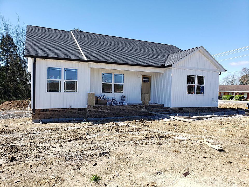 1st image of 100 Blue Grass Dr