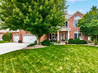 15 Strawberry Rd, Bloomington, IL 61704