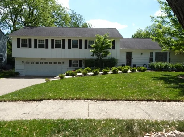 25W275 Gunston Ave, Naperville, IL 60540