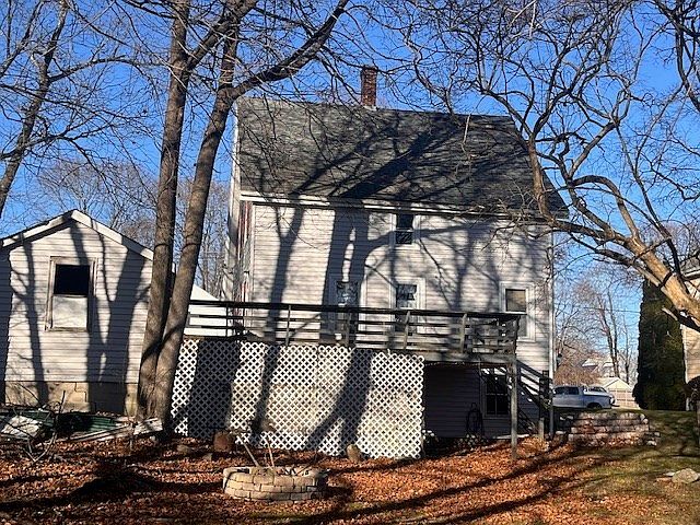 2nd image of 32 Spooner St