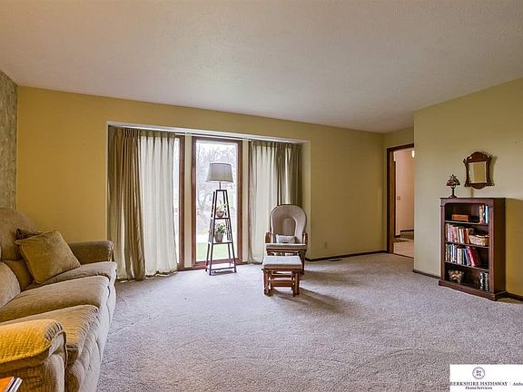 3rd image of 7524 Glenvale Dr