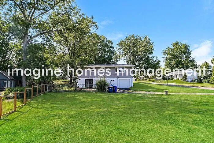 708 Chantilly Ct — Photo 17