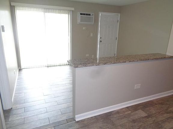 5th image of 7501 Southwest Hwy APT 2