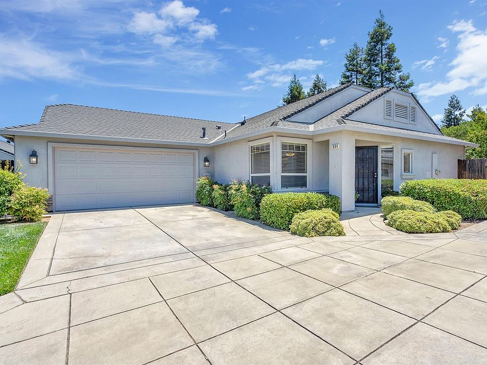 1st image of 604 Village Dr