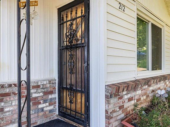 4th image of 212 Alabama St