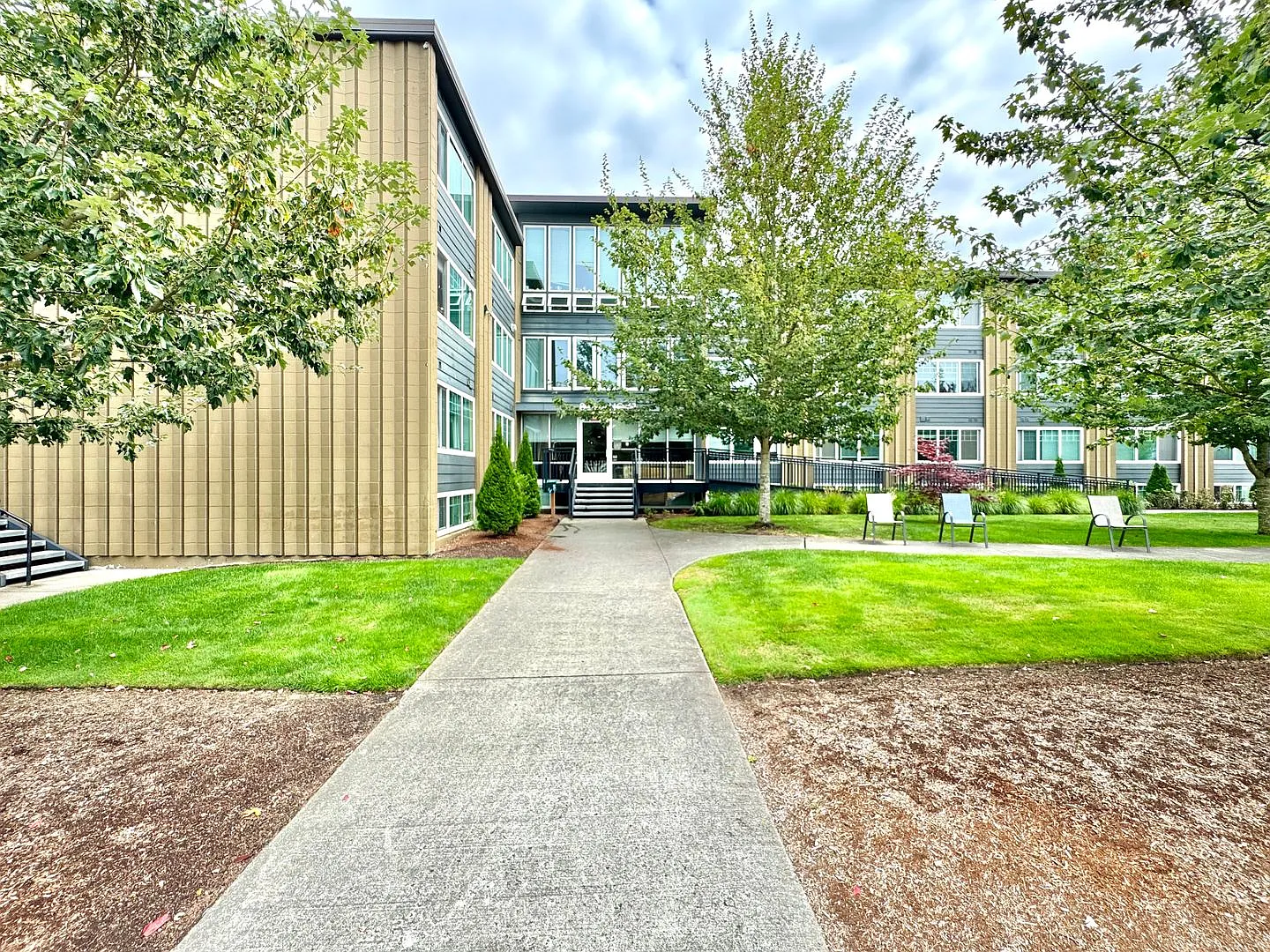 Park Place Apartments — Photo 1