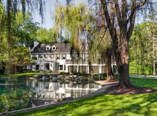 1150 N Waukegan Rd, Lake Forest, IL 60045