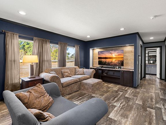 4th image of 328 Rodeo Dr