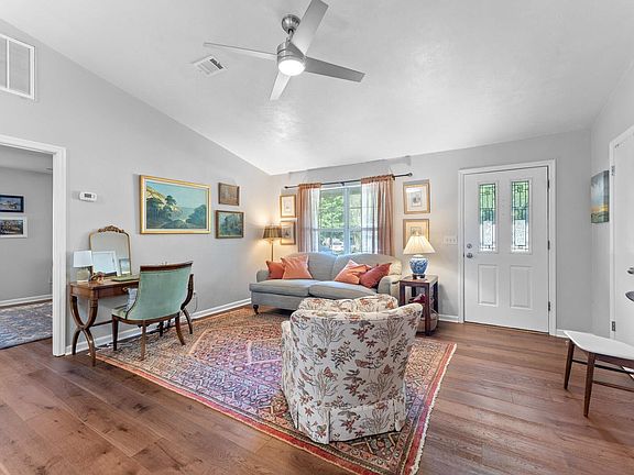 5th image of 175 Dawn Lauren Ln