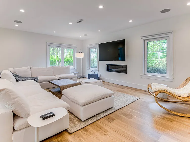 40 Edwards Ave — Photo 6