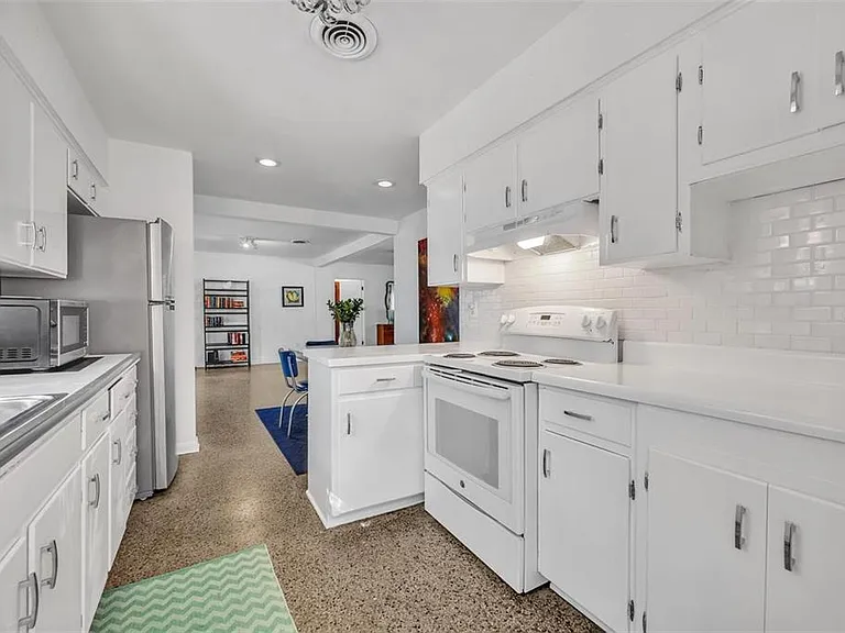 1850 Whitehall Dr — Photo 11