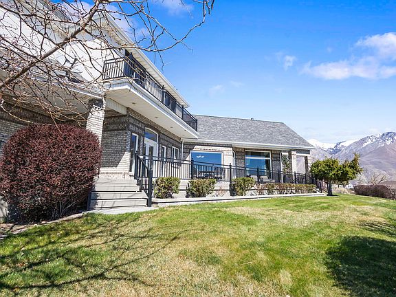 3rd image of 684 N Summit Way