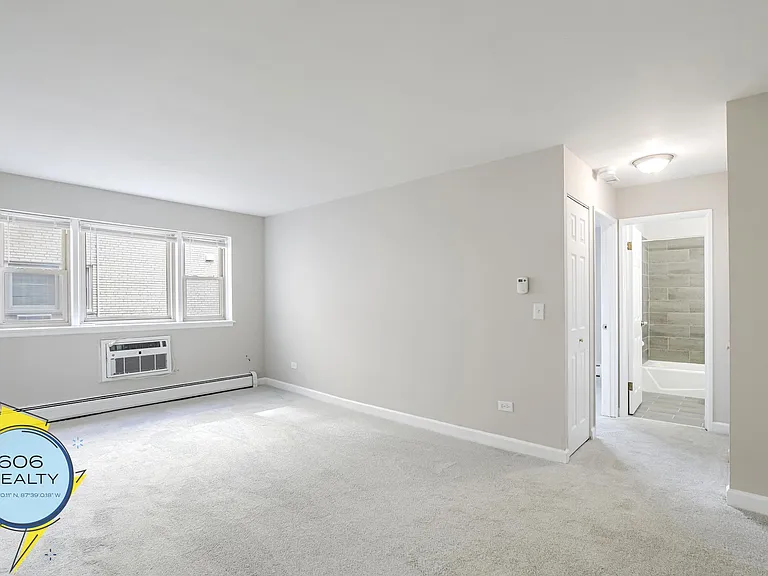 Royal Arms Apartments! Special Offer! — Photo 7
