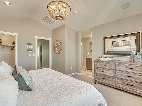 UT Salt Point Vista Gambel Oak - master bedroom