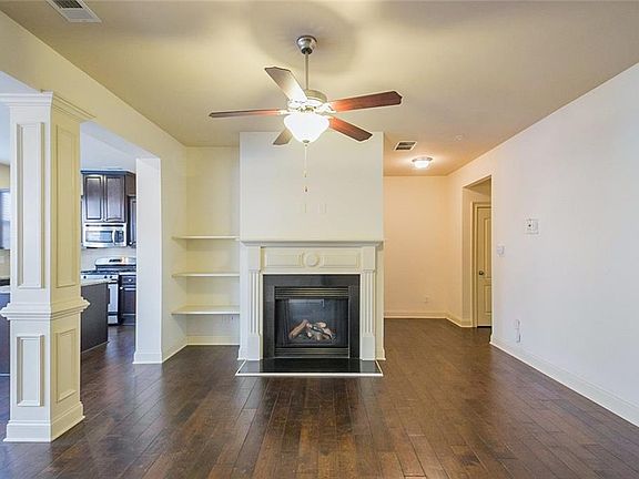 3rd image of 2302 Oakton Pl SE