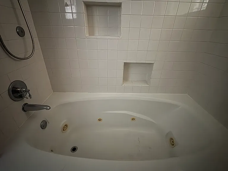 610 W Briar Pl #1 — Photo 20