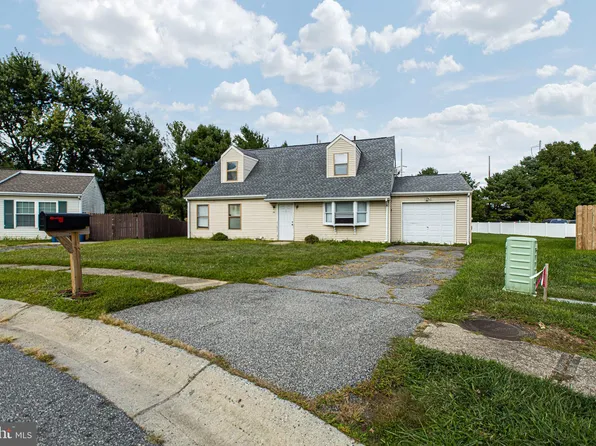 6 Duet Ct, Newark, DE 19713