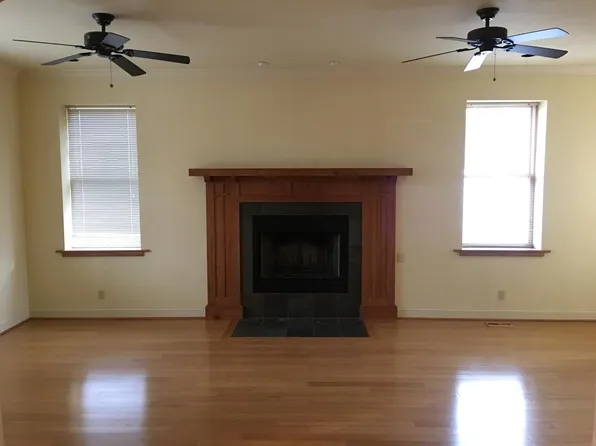 7516 Lindbergh Dr, Saint Louis, MO 63117