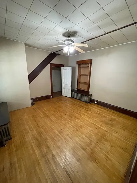 6 bed, $1,150 — Photo 4
