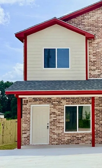 2 bed, 1.5 bath, 952 sqft, $1,250 — Photo 2