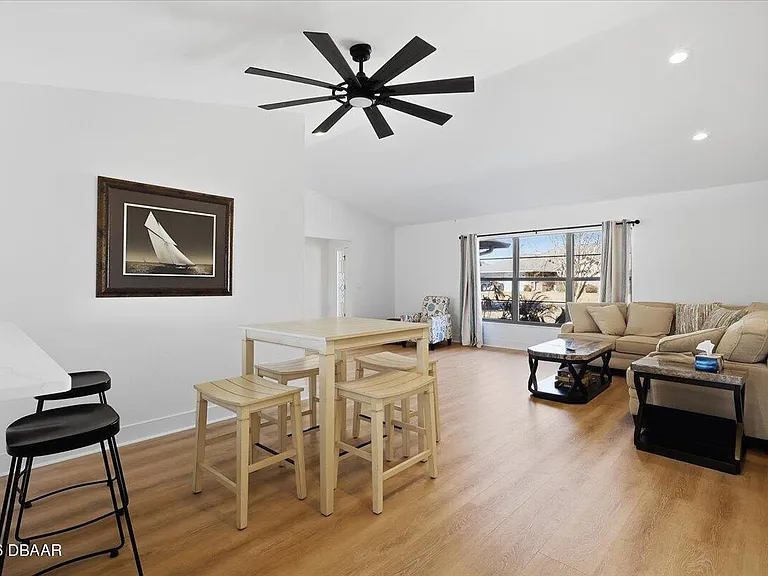 10 Flametree Ct — Photo 17