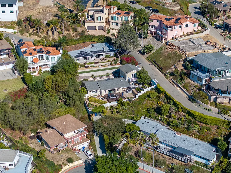 1948 Sunset Dr — Photo 57