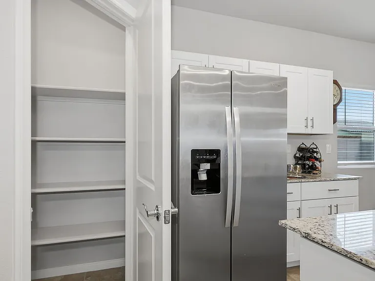73 Hawk Ave — Photo 18