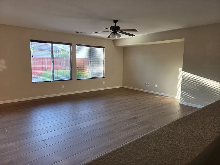 3930 Sophia St — Photo 4