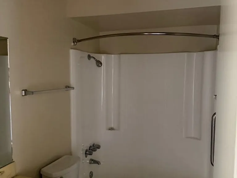 Large 2 bedroom Apartment in Clairemont — Photo 14