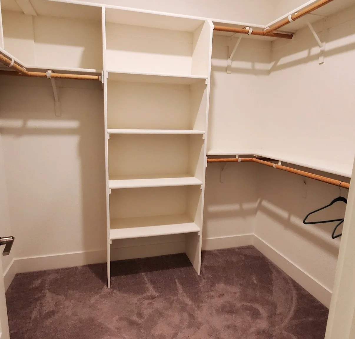 3 bed, 1950 sqft, $3,100 — Photo 2