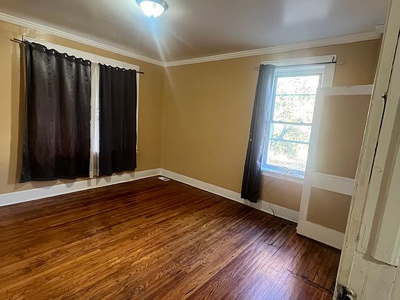 3rd image of 143-149 Carolina Ave #1