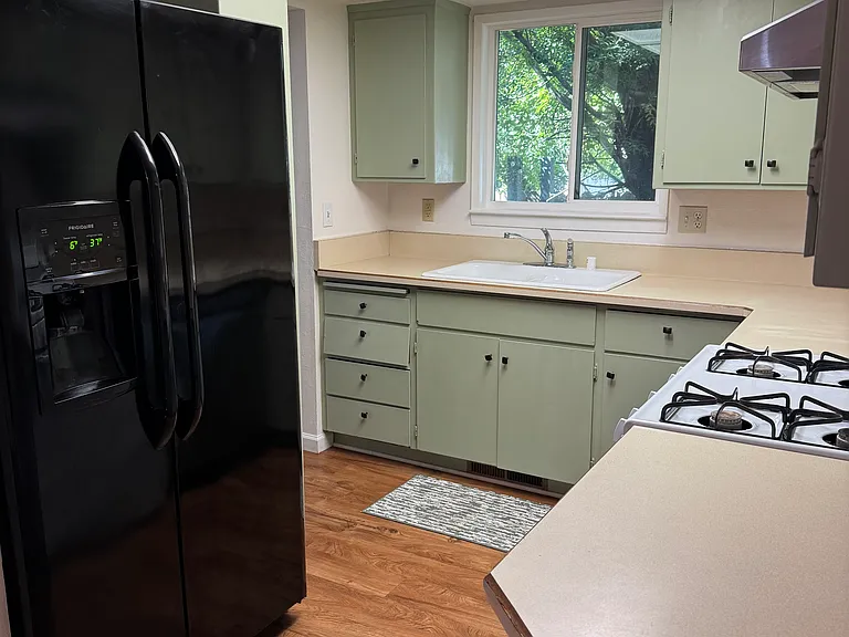 1022 Linden St #2 — Photo 5