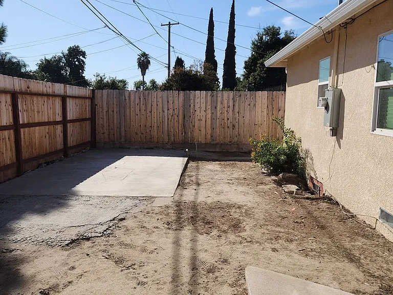 1344 Sunrise Ave — Photo 18