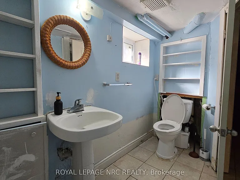 4425 Hiram St — Photo 35