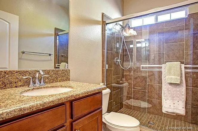 Downstairs Full Bath
