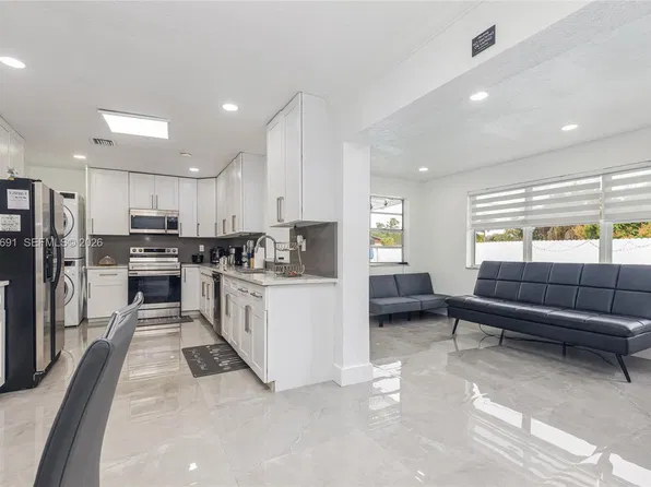 2390 NW 63rd Ter, Sunrise, FL 33313