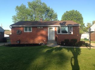 6335 Ledgebrook Dr, Brookpark, OH