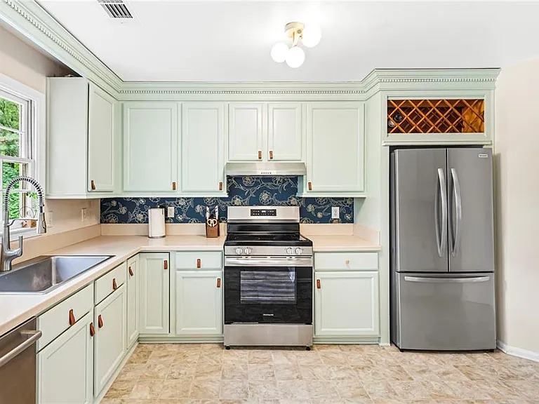 105 Leyland Ct — Photo 15