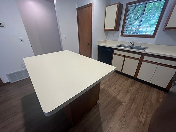 4th image of 2 S Division Ave APT 17