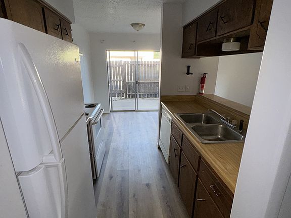 5th image of 1110 Covey Ln #A