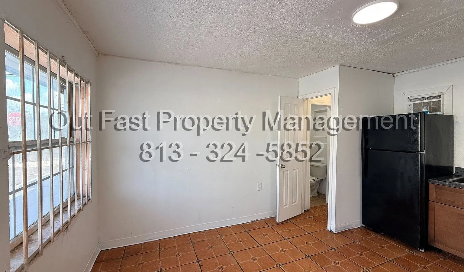Studio, 1.0 bath, 250 sqft, $695 — Photo 4