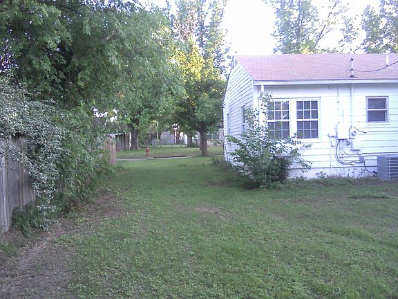 5th image of 4529 SE 27th St