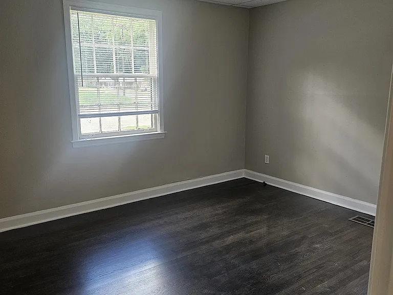 3477 Kimball Ave — Photo 9