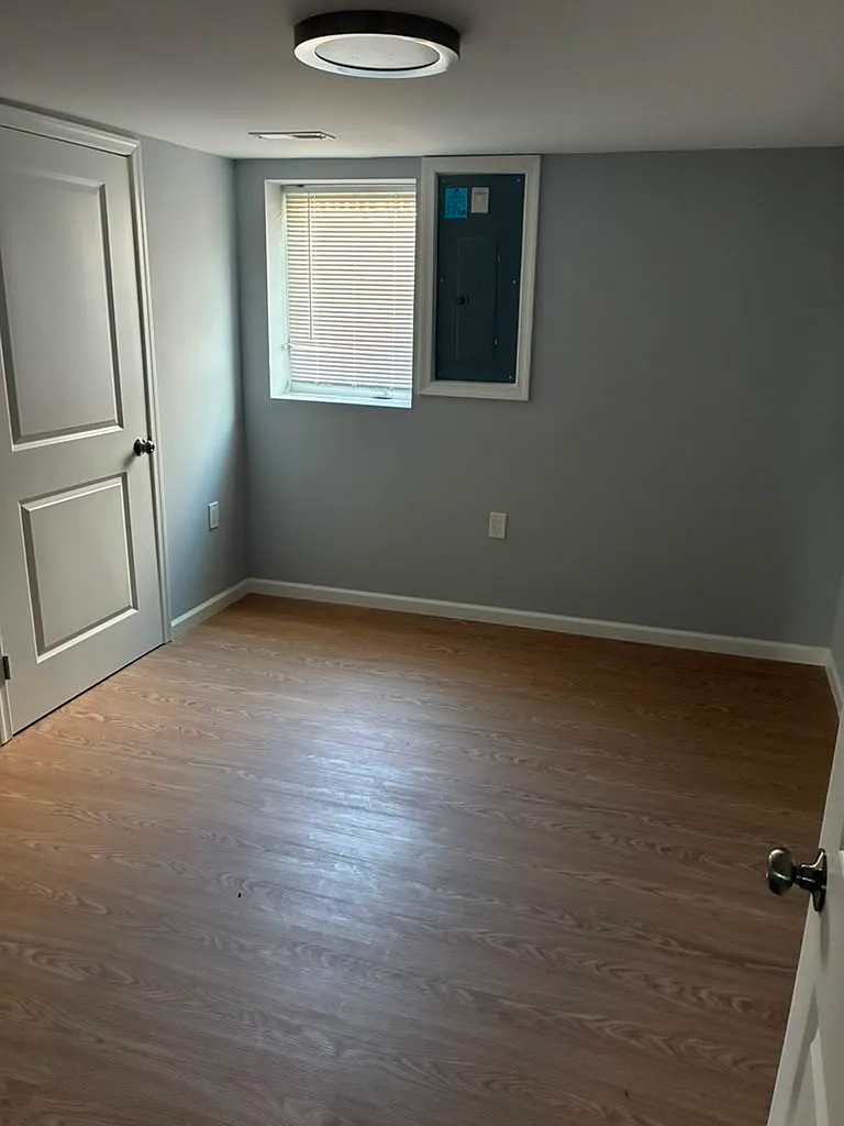 5 bed, 2400 sqft, $3,500 — Photo 4