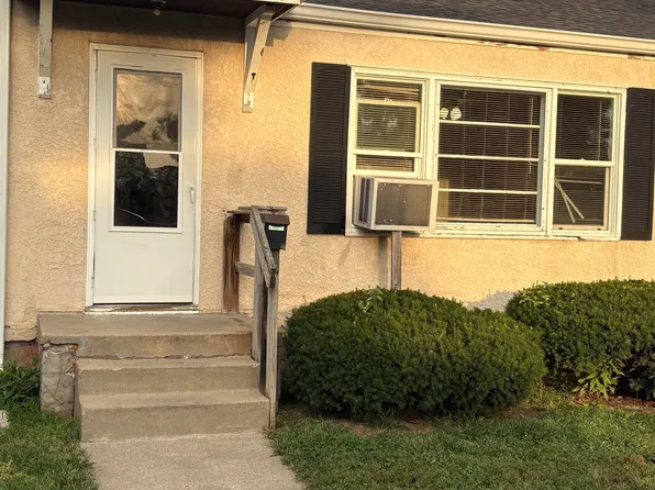 257 N 29th St, Council Bluffs, IA 51501
