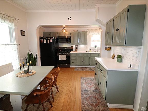 4th image of 1655 Aero Ave