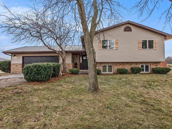 712 Wetters Rd, Kawkawlin, MI 48631